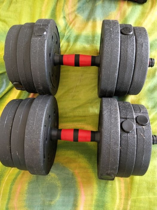 Vând gantere total 20 kg
