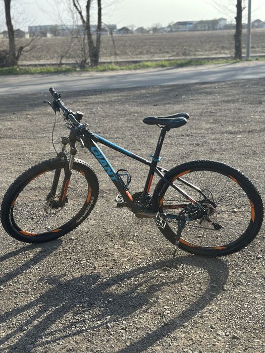 Продаи велосипед GIANT
