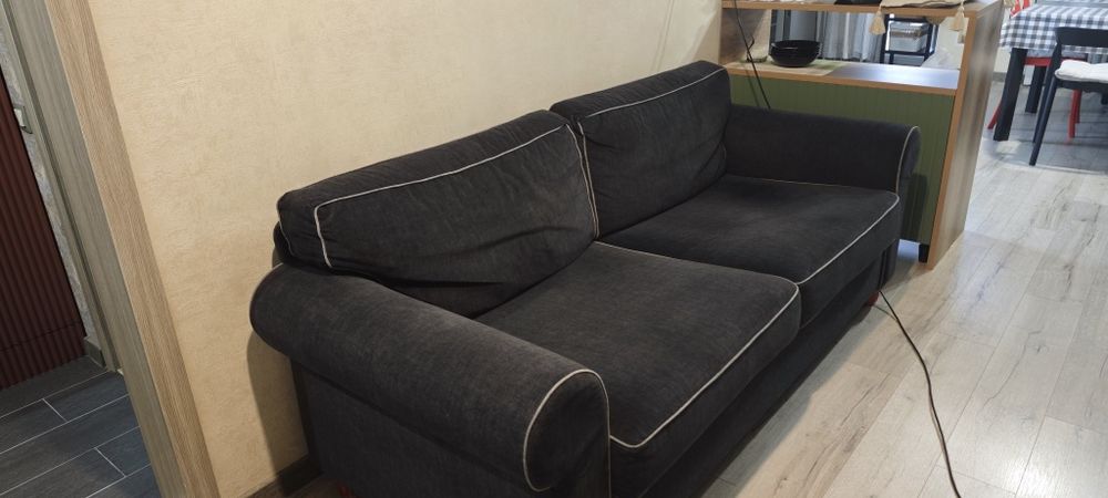 Продам диван серый