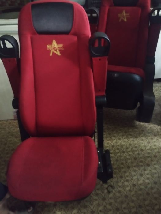 Кинотеатрские кресла