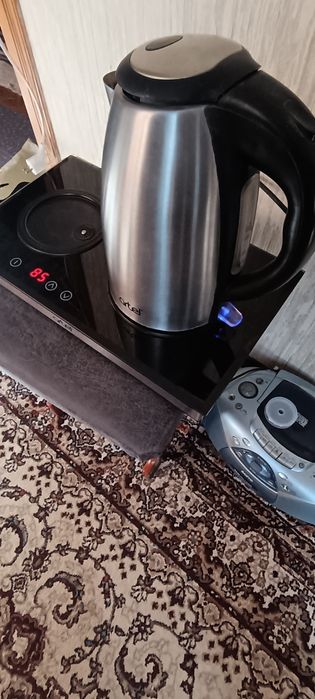 Продам электрочайник Артель.