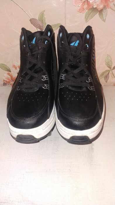 Продам кроссовки 41р