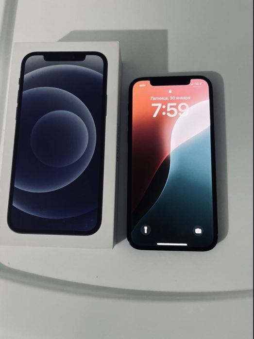 Айфон 12 срочно продается