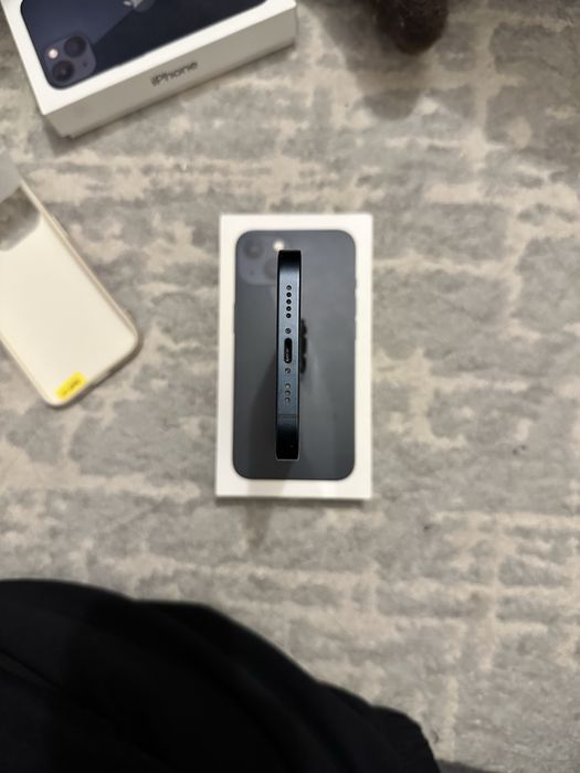 в продаже айфон 13