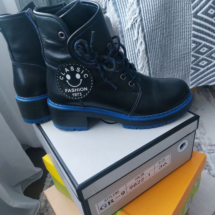 Продам ботинки кожанные осении.