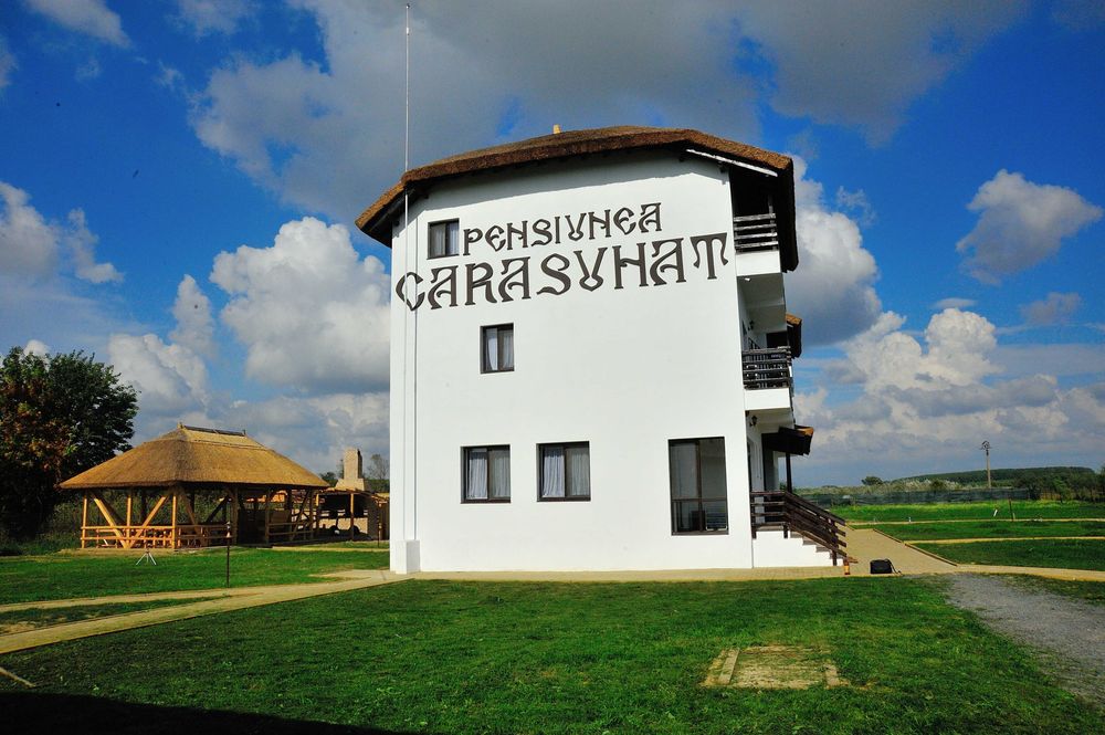 PENSIUNEA CARASUHAT SE VINDE!