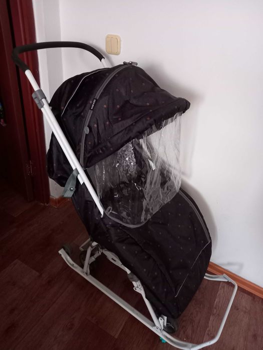 Зимняя детская коляска