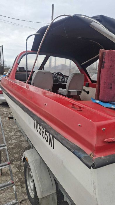 barca cu motor si peridoc de vanzare