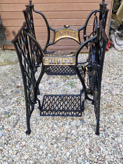 Метални крака за шевна машина Singer