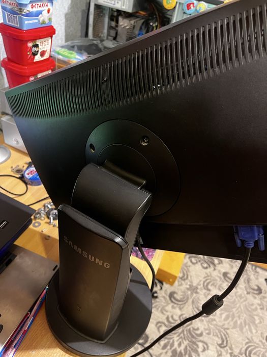Монитор Samsung 19 дюймов