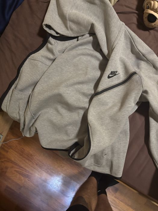 Nike tech fleece 2 броя за 50 евро