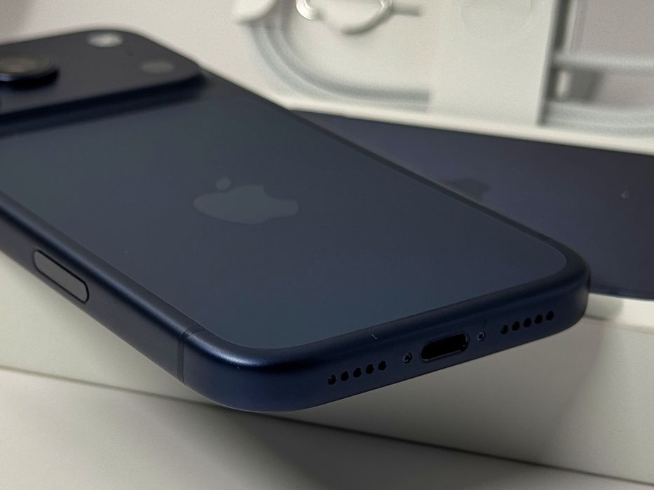 iPhone 17 Pro, 256GB, Blue, 99% батерия, КАТО НОВ, 2г. ГАРАНЦИЯ!