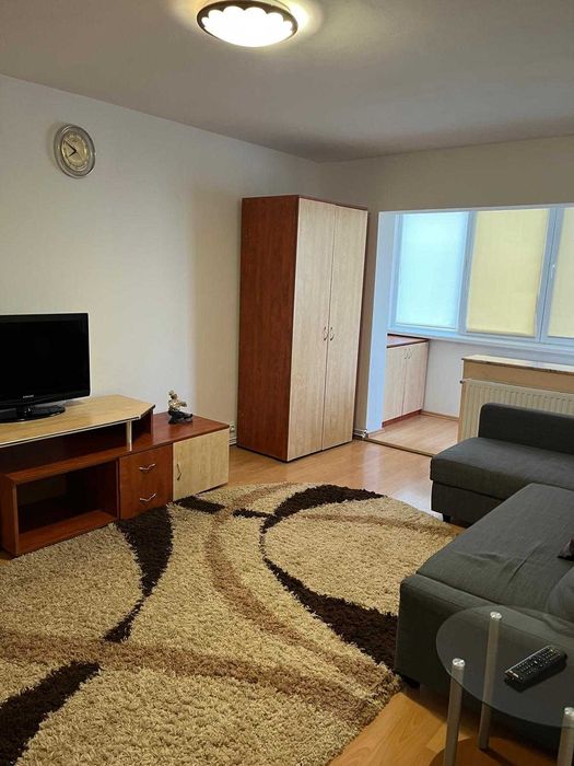 Inchiriez apartament 3 camere