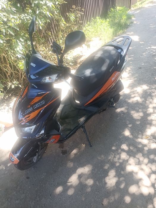 Продам скутер m8