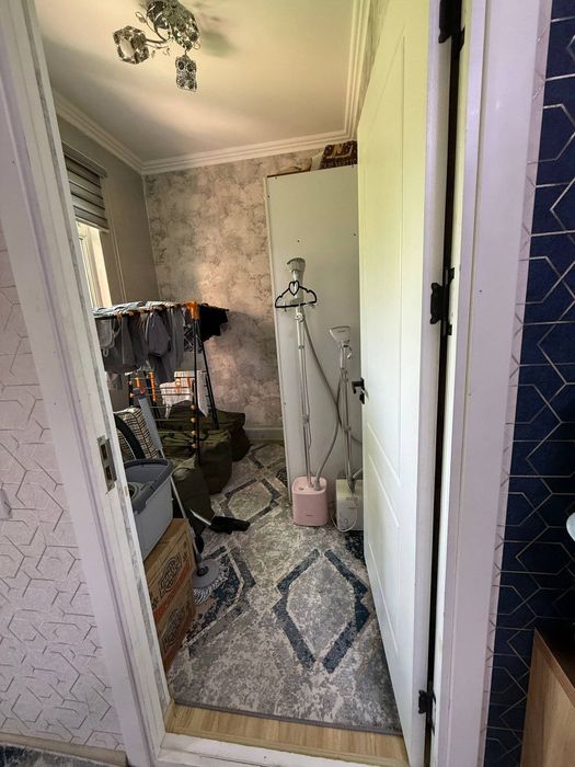 Chilonzor 10 mavze 2/3 xonali uy sotiladi