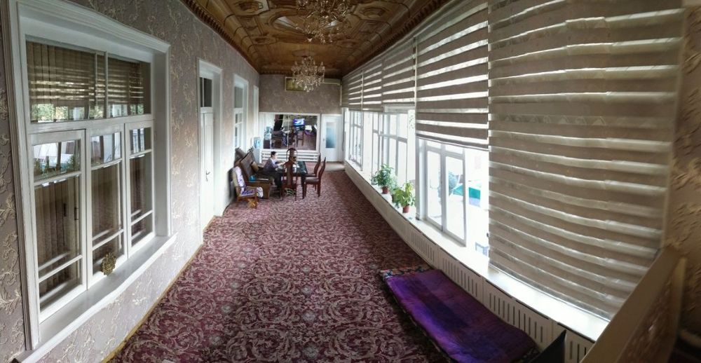 Назарбекда файизли ховли, хамма шароитлар бор, бассейн, микро климет.