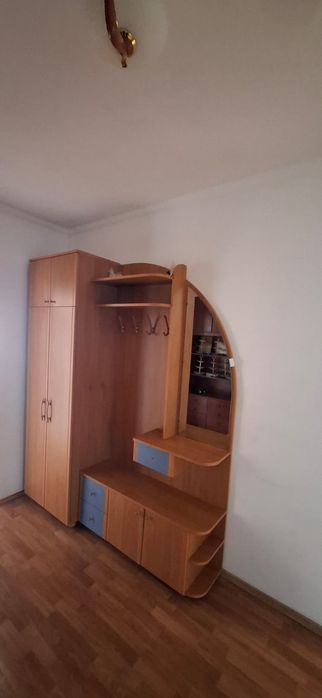 Продаётся два прихожих.