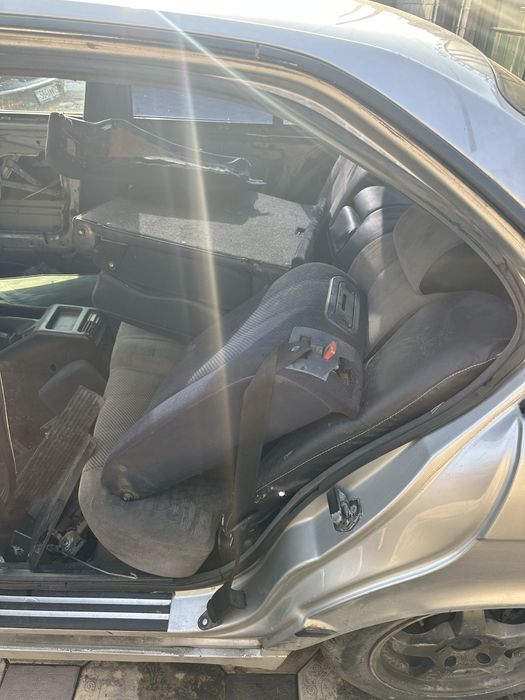 Продам машину бмв е34