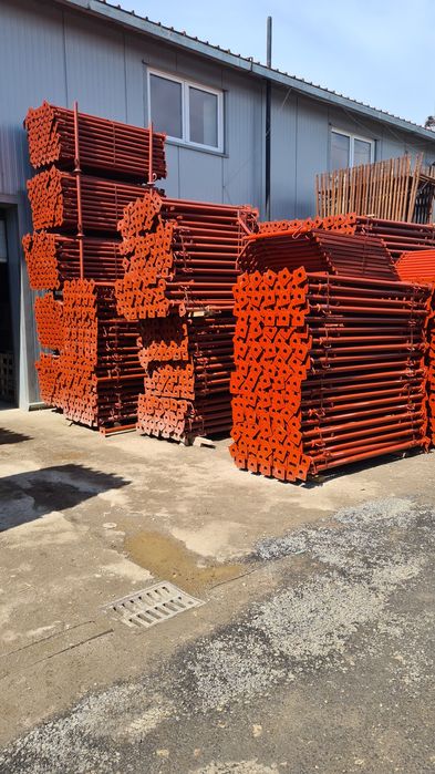 Popi metalici  fabricati în Italia  noi 70ron