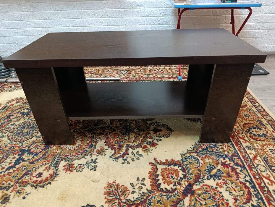 Продам журнальный столик