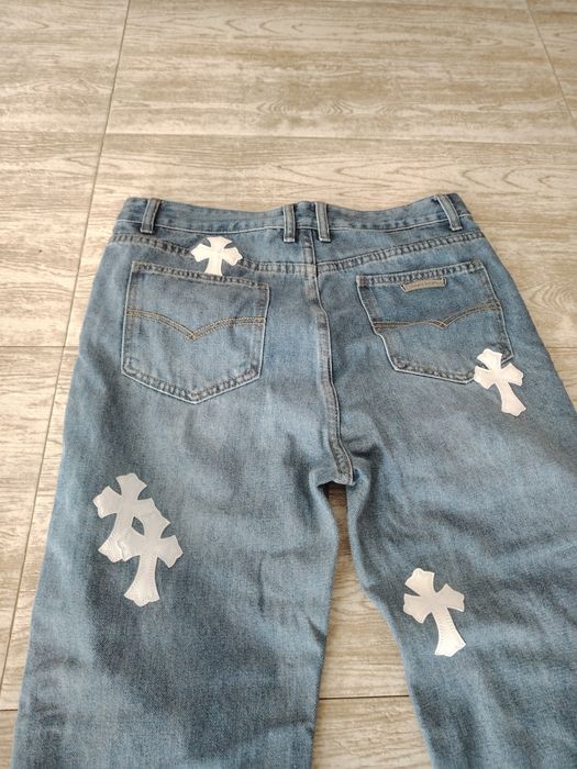 Blugi Noi fără etichetă
