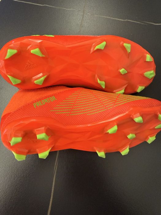 Adidasi de fotbal copii marca Adidas Predator mărimea 32