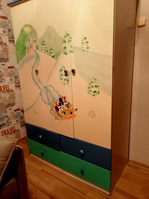 Продам шкаф для детской б\у