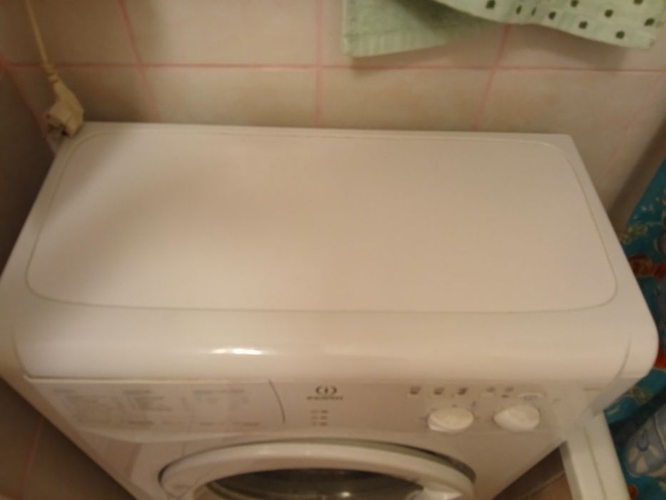 Продам стиральную машинку  indesit