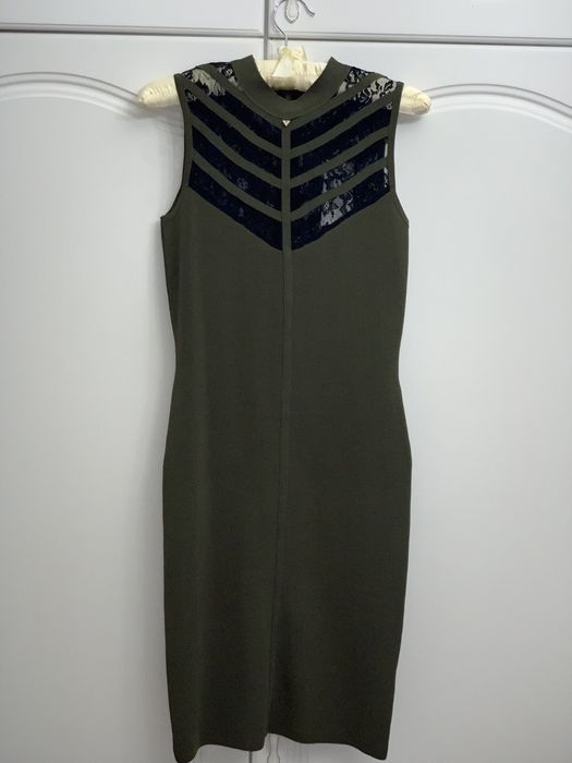 Очень красивое бандажное платье.