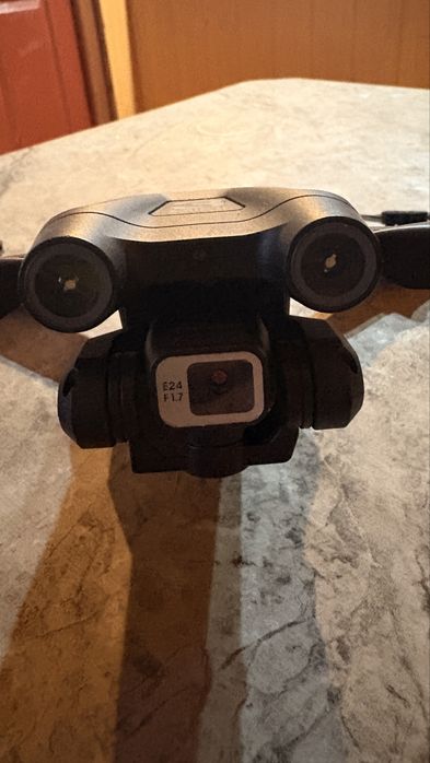 Vând dron fără controller!
