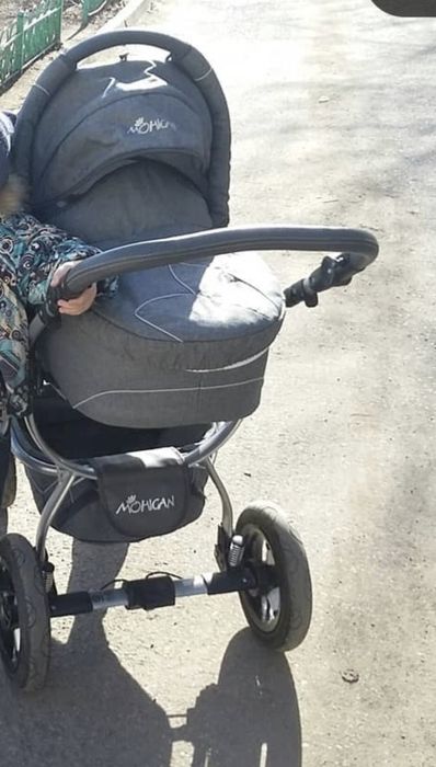 Продам коляску два сменных блока.