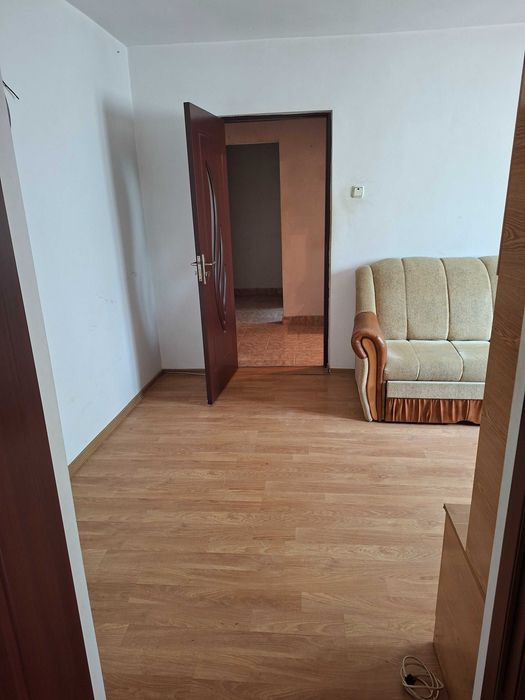 Vand apartament 3 camere