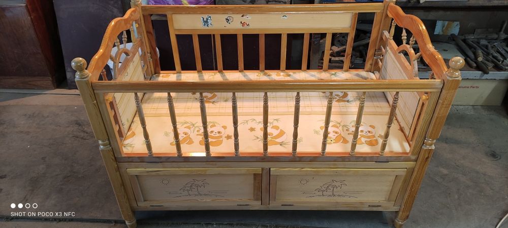 Детская кроватка