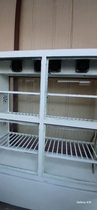 Витрина холодильник