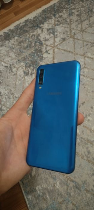 продам два телефона