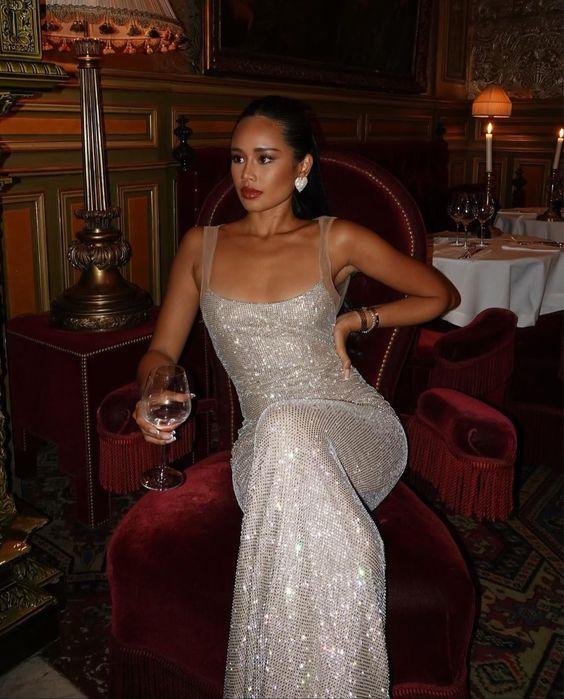 Рокля с камъни модел на Meshki