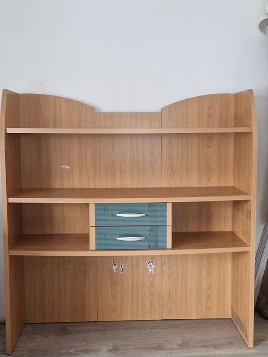 Письменный стол с полками