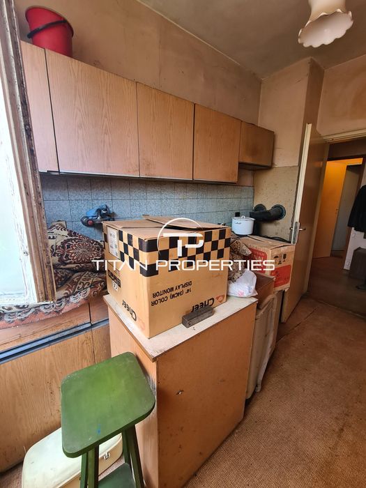 Тристаен апартамент в кв. Кючук Париж