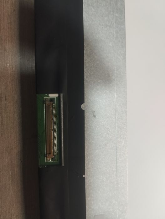 Продам матрицу для ноутбука 15.6 fhd 40pin edp со встроенным сенсором
