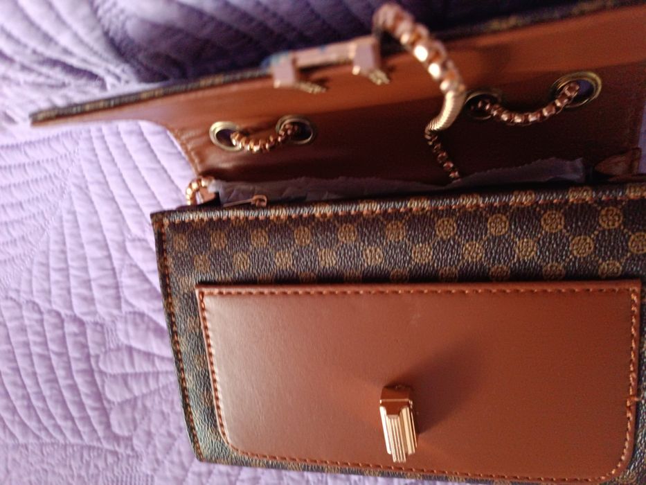 Небольшая стильная сумочка