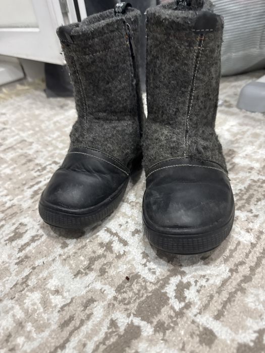 Продам детские сапоги