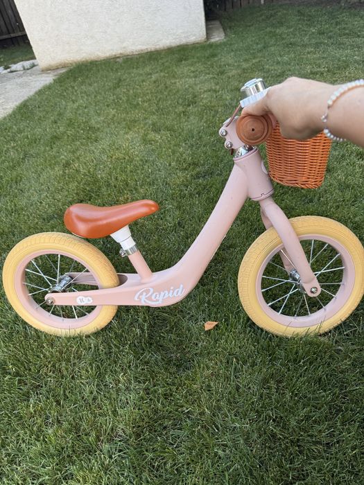 Bicicleta fara pedale fetite