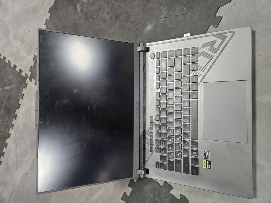 Rogstrix g16 2024