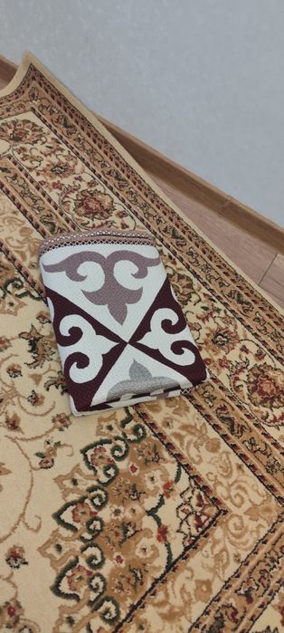 Лёгкий ковер с орнаментом
