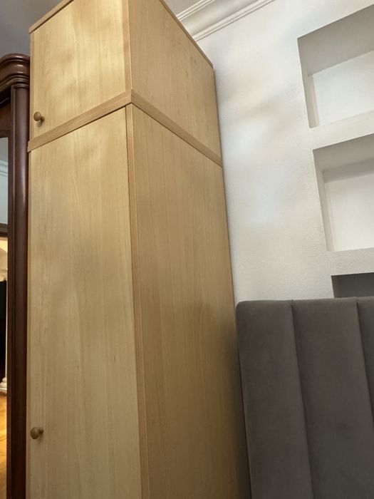 Шкаф из натурального дерева