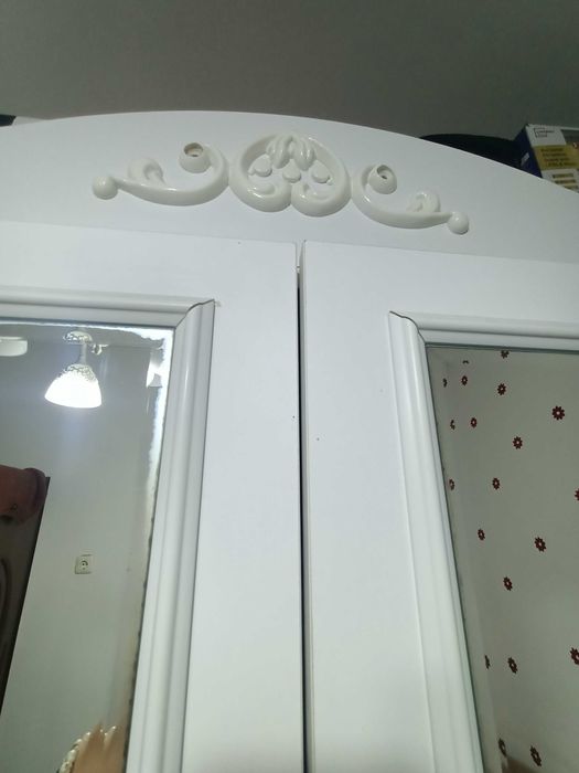 dulap cu oglindă