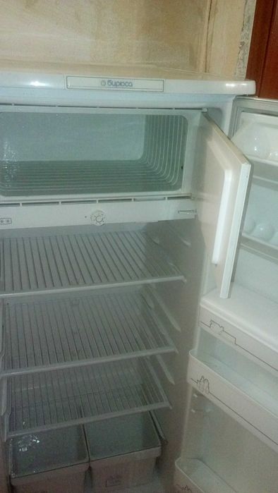 Продам   два рабочих  холодильника  .