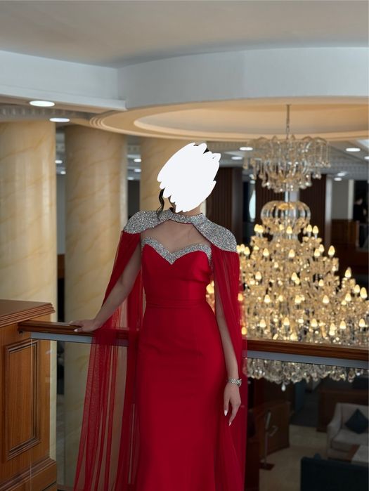 Продам красное вечернее платье