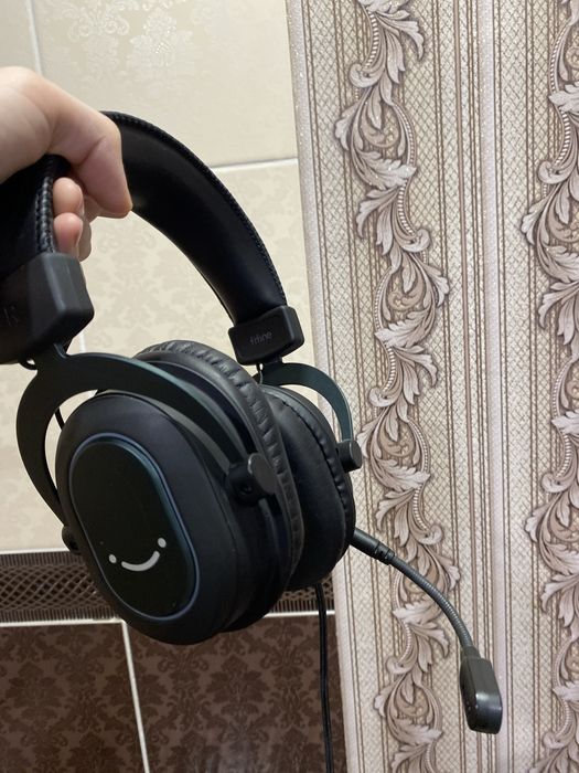 Продам наушники fifine h6