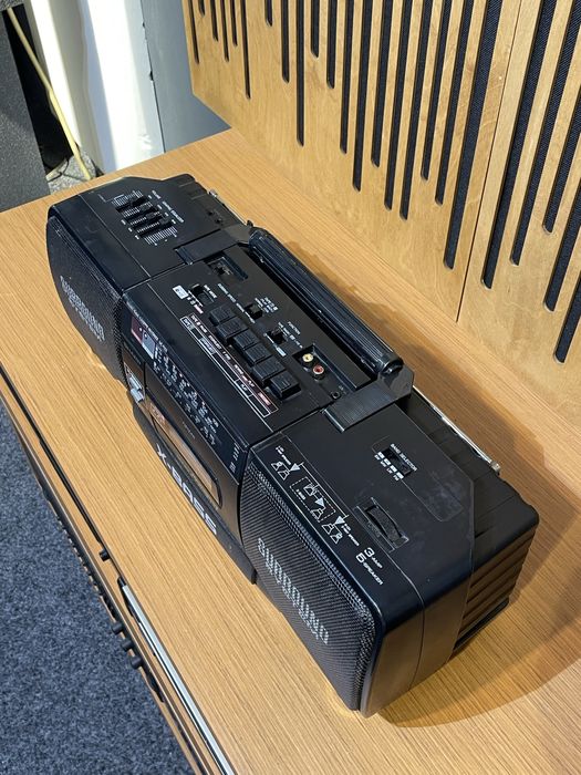 Radio casetofon boombox sharp wq t352 servisat
